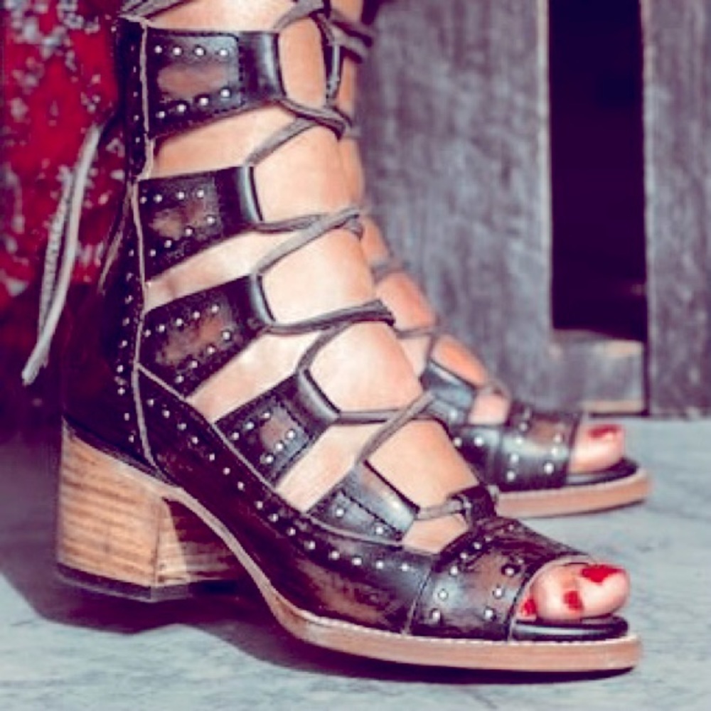 FreeBird by Steven “Hazel’  w/box black distressed